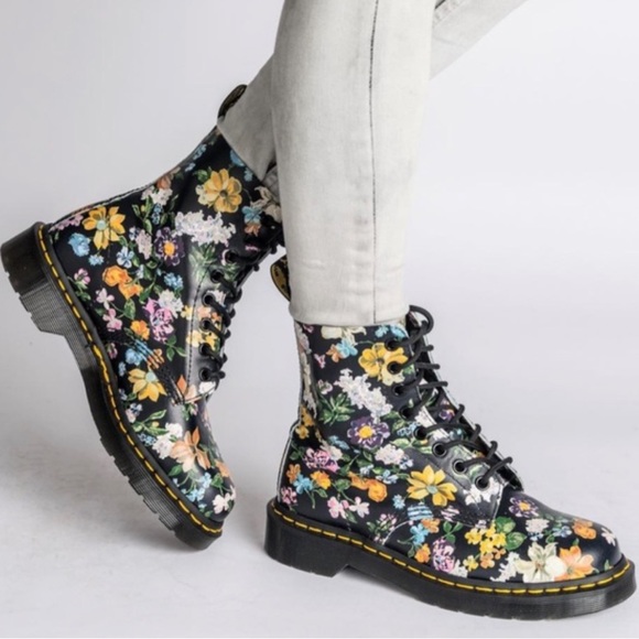 Dr. Martens Shoes - DR. MARTENS Pascal DF 'Darcy Floral' Boots
